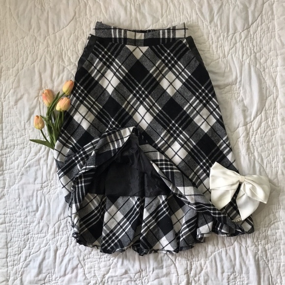 🌷SOLD🌷 Plaid Wool Maxi Skirt 🌷🤍 - Picture 3 of 5